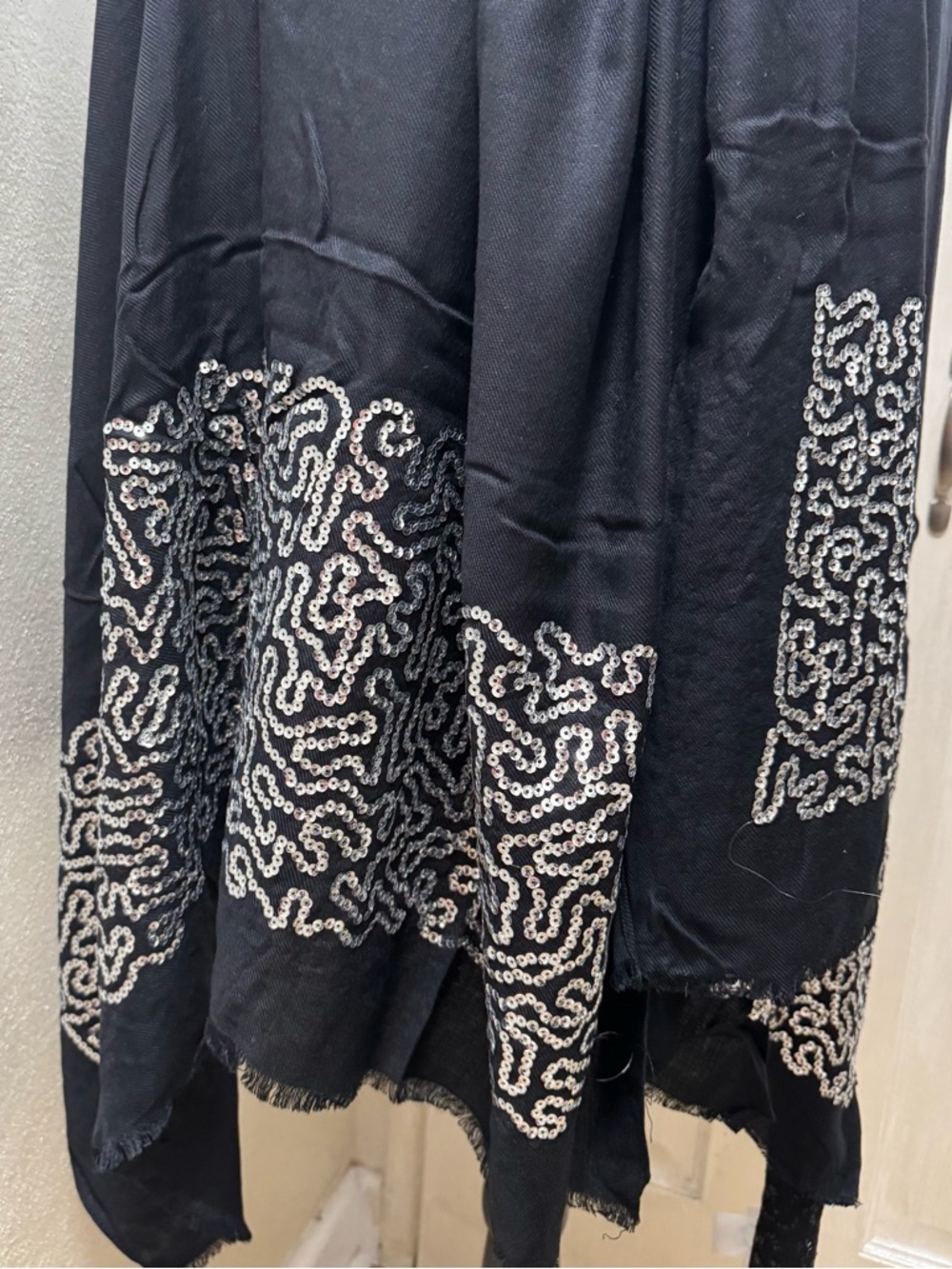Elizabeth Gillett Black Viscose Silver sequins embroidered Shawl Scarf 70”x40” - Picture 4 of 11